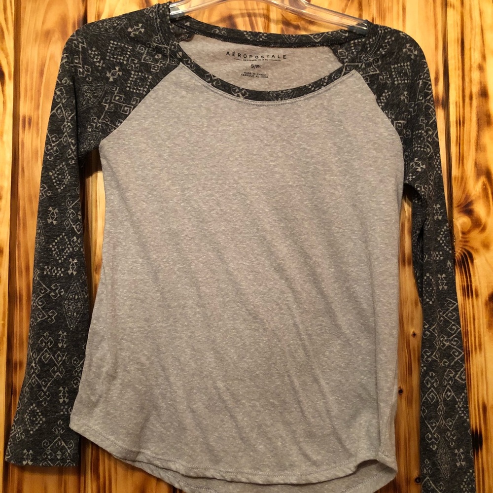 Women’s Gray Aeropostale Long Sleeve Tee Size S